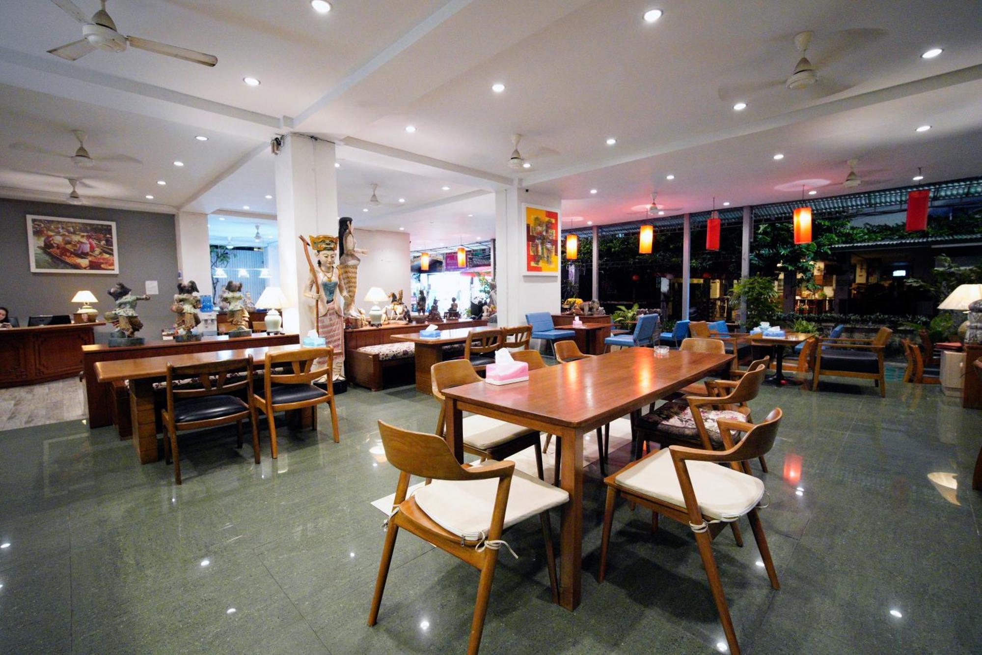 Wild Orchid Villa Bangkok Exterior photo